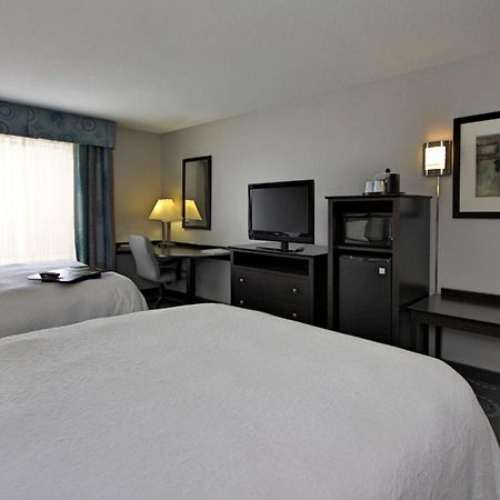 Hampton Inn Defiance Bagian luar foto