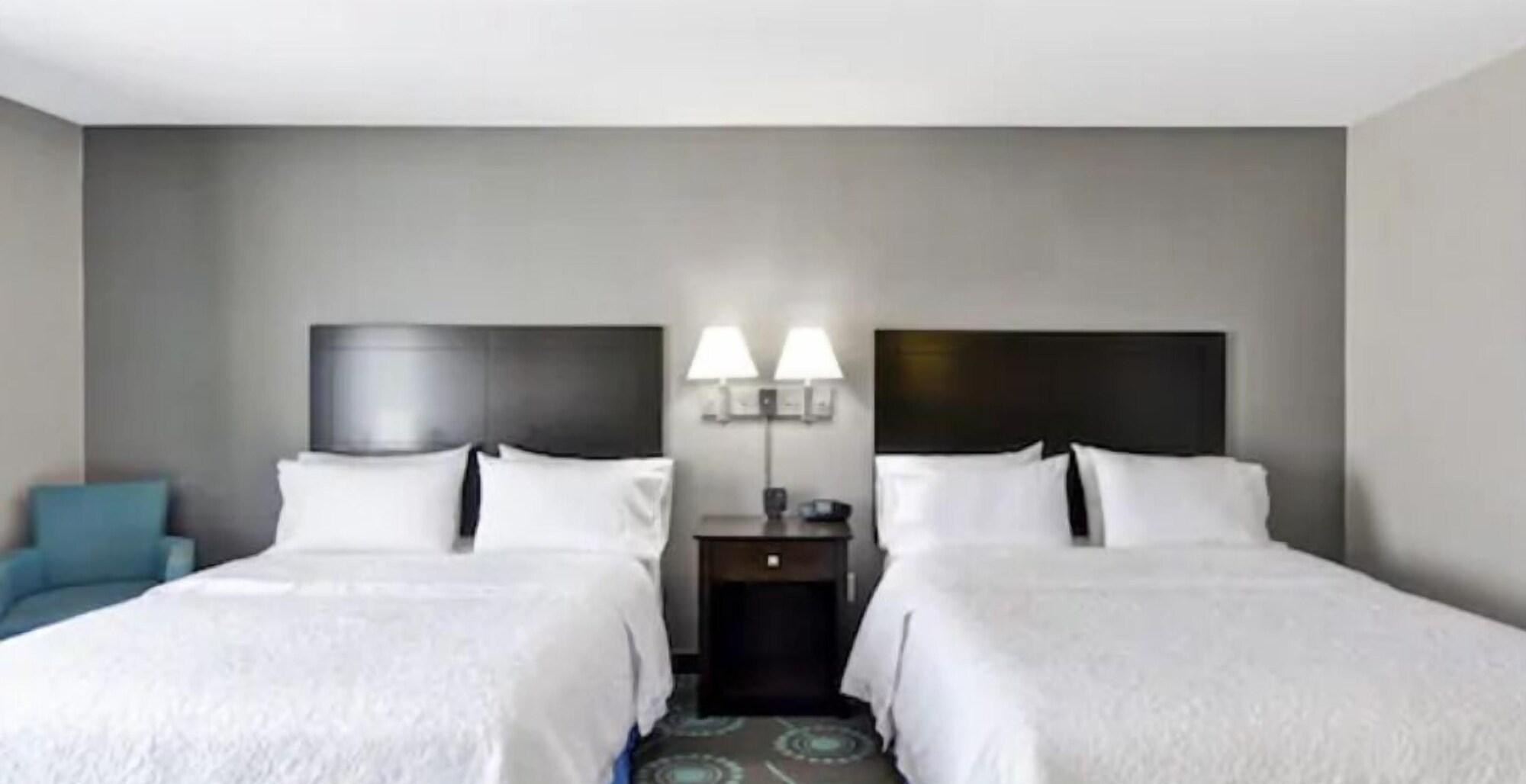 Hampton Inn Defiance Bagian luar foto
